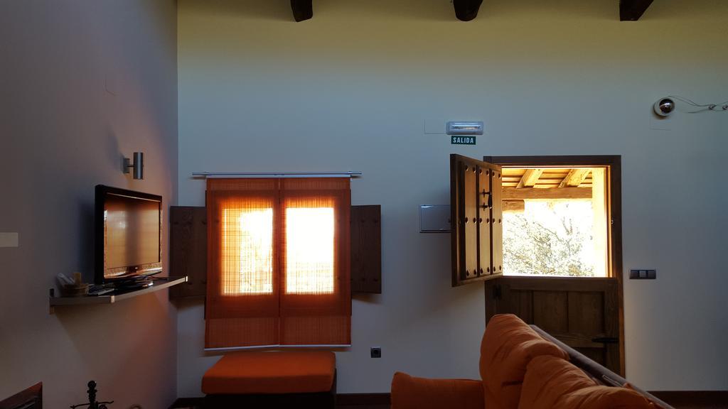 Apartamentos Rurales En Plena Sierra La Calera Екстер'єр фото