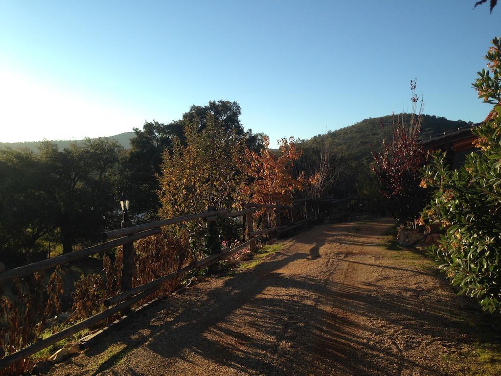 Apartamentos Rurales En Plena Sierra La Calera Екстер'єр фото